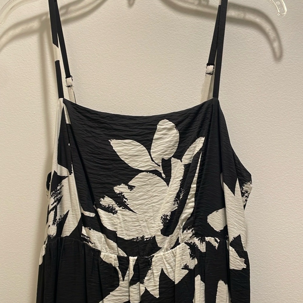 NWOT.  Nine West bold floral like pattern maxi dress.
